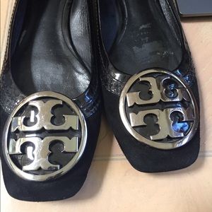 Tory Burch gunmetal and Black suede flats 9.5M